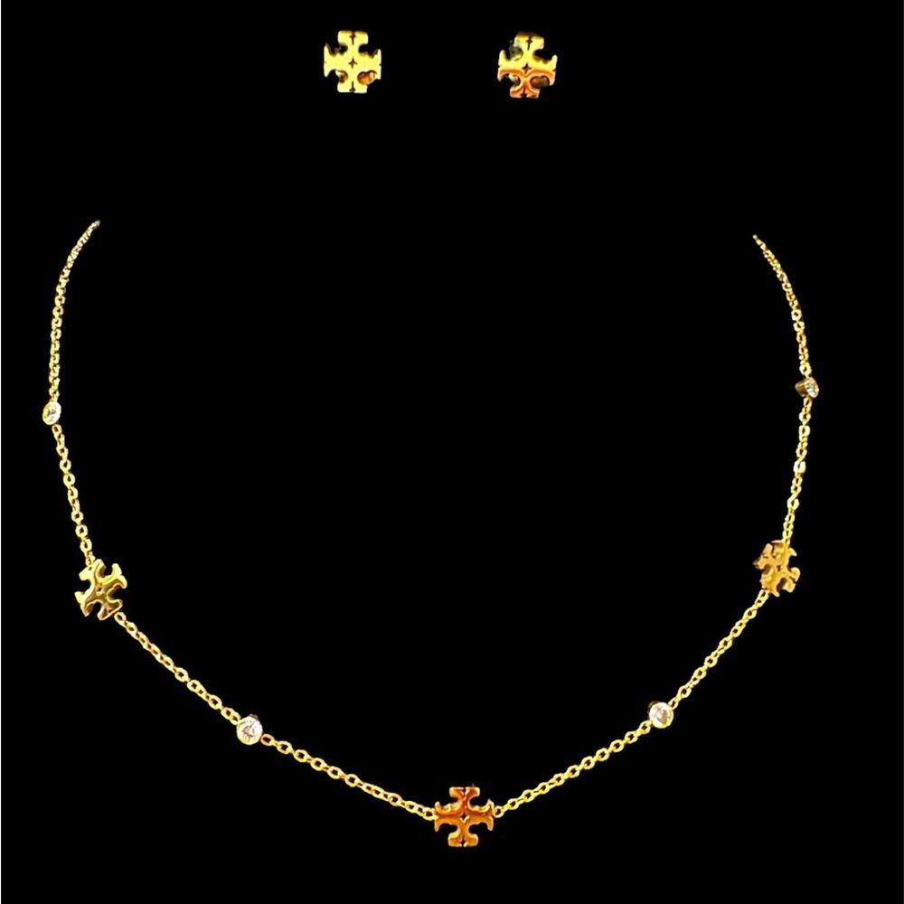 TORY BURCH LOGO GOLD CRYSTAL ACCENT NECKLACE AND EARRINGS SET